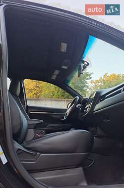 Внедорожник / Кроссовер Mitsubishi Outlander 2018 в 