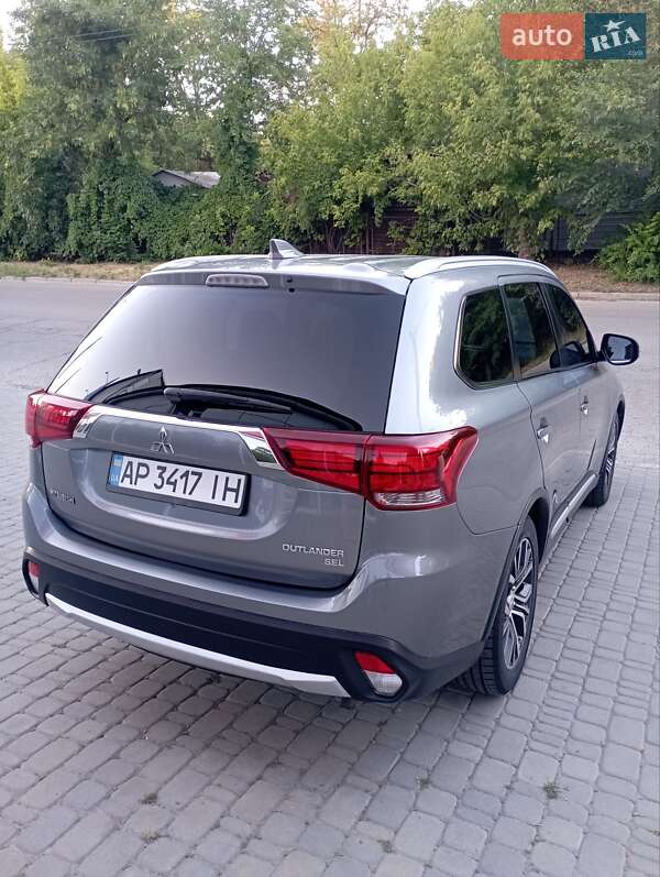 Позашляховик / Кросовер Mitsubishi Outlander 2017 в Запоріжжі