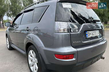 Внедорожник / Кроссовер Mitsubishi Outlander 2011 в 