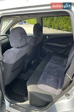 Внедорожник / Кроссовер Mitsubishi Outlander 2004 в 
