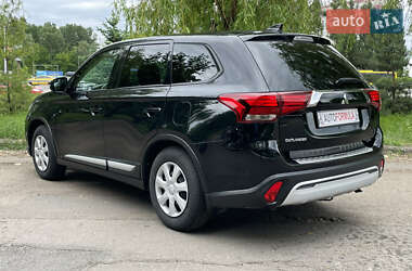 Внедорожник / Кроссовер Mitsubishi Outlander 2021 в 