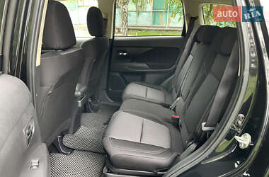 Внедорожник / Кроссовер Mitsubishi Outlander 2021 в 