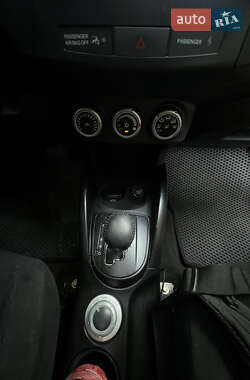 Внедорожник / Кроссовер Mitsubishi Outlander 2008 в 