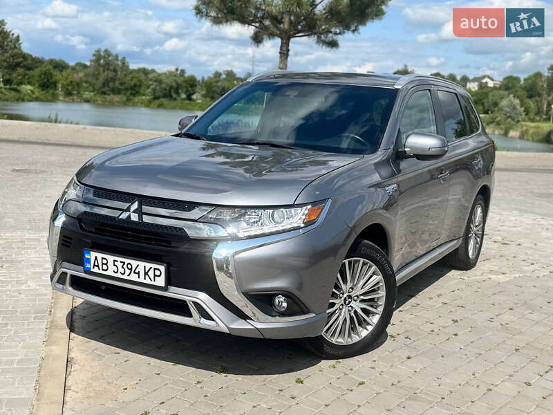 Внедорожник / Кроссовер Mitsubishi Outlander 2020 в Виннице