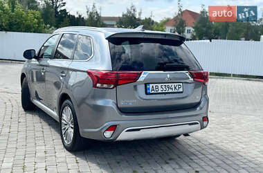 Внедорожник / Кроссовер Mitsubishi Outlander 2020 в 
