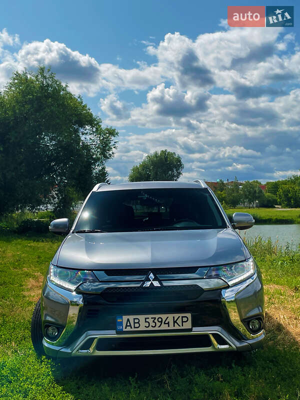 Внедорожник / Кроссовер Mitsubishi Outlander 2020 в Виннице