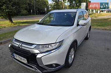 Позашляховик / Кросовер Mitsubishi Outlander 2018 в Львові