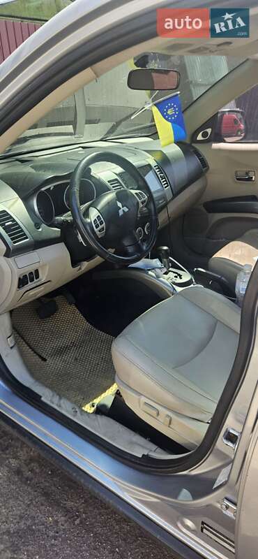 Внедорожник / Кроссовер Mitsubishi Outlander 2008 в Черкассах