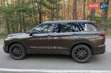 Внедорожник / Кроссовер Mitsubishi Outlander 2022 в 