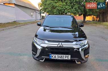 Внедорожник / Кроссовер Mitsubishi Outlander 2018 в 