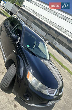 Позашляховик / Кросовер Mitsubishi Outlander 2008 в Києві