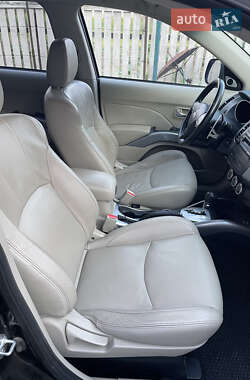 Позашляховик / Кросовер Mitsubishi Outlander 2007 в 