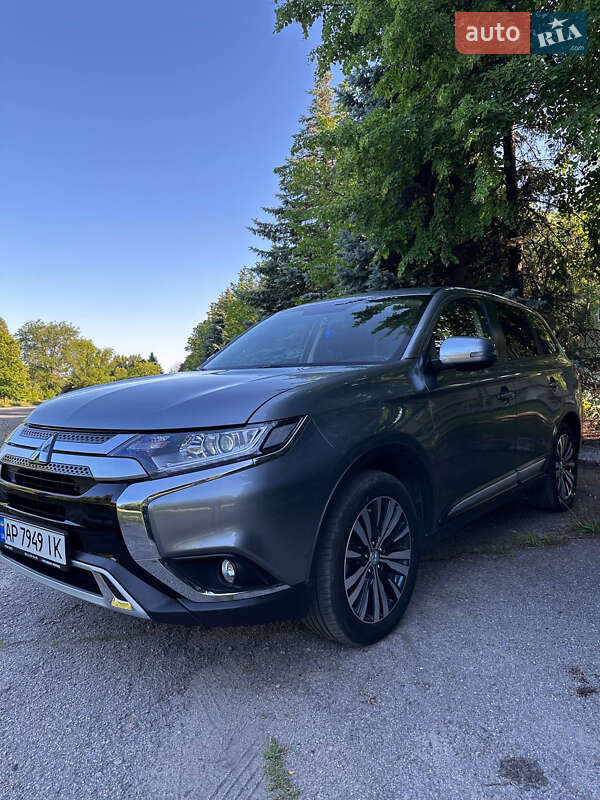 Позашляховик / Кросовер Mitsubishi Outlander 2021 в Запоріжжі