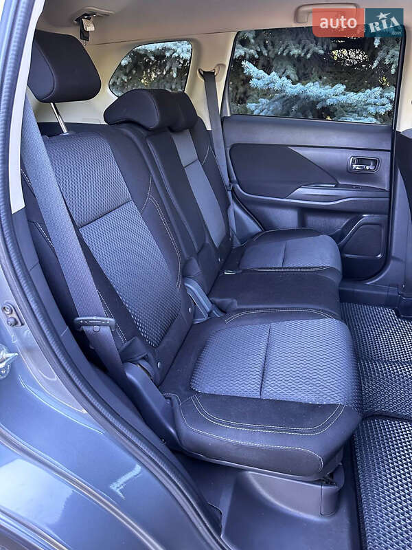 Позашляховик / Кросовер Mitsubishi Outlander 2021 в Запоріжжі