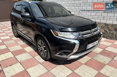 Позашляховик / Кросовер Mitsubishi Outlander 2018 в 