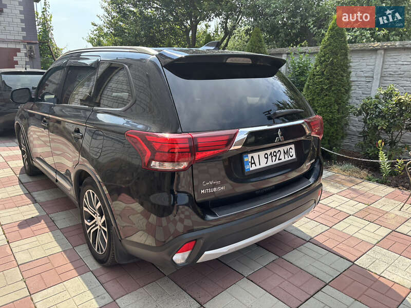 Внедорожник / Кроссовер Mitsubishi Outlander 2018 в Киеве