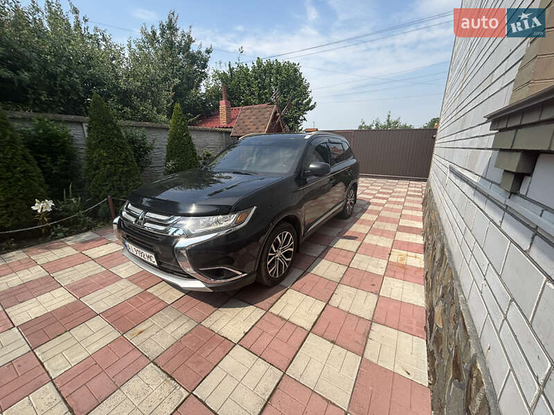 Внедорожник / Кроссовер Mitsubishi Outlander 2018 в Киеве