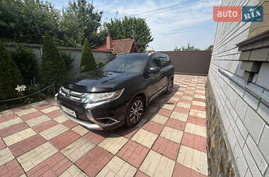 Позашляховик / Кросовер Mitsubishi Outlander 2018 в 