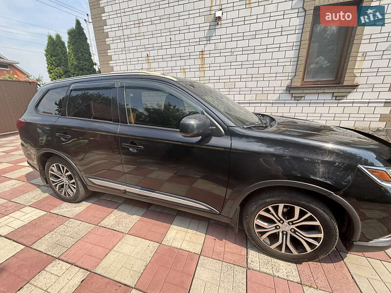 Внедорожник / Кроссовер Mitsubishi Outlander 2018 в Киеве