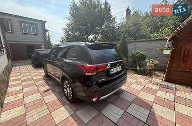 Позашляховик / Кросовер Mitsubishi Outlander 2018 в 