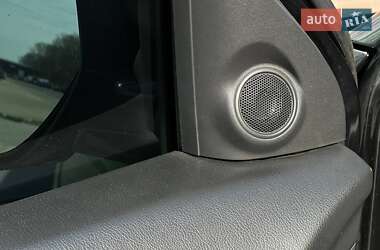 Внедорожник / Кроссовер Mitsubishi Outlander 2012 в 