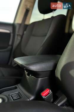 Внедорожник / Кроссовер Mitsubishi Outlander 2012 в 