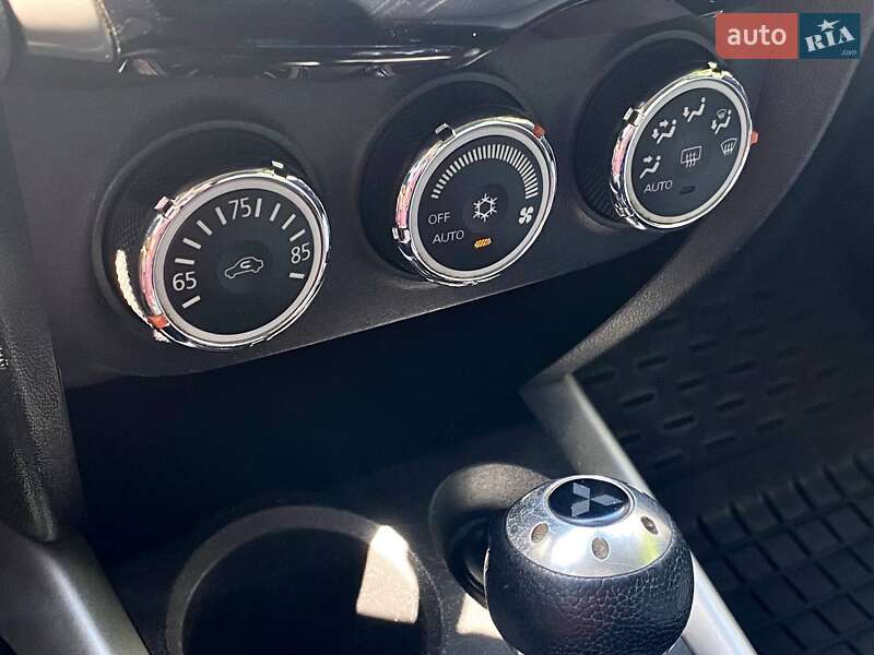 Внедорожник / Кроссовер Mitsubishi Outlander 2013 в Днепре