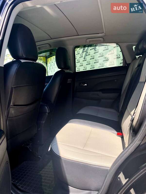 Внедорожник / Кроссовер Mitsubishi Outlander 2013 в Днепре