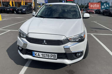 Внедорожник / Кроссовер Mitsubishi Outlander 2015 в Киеве