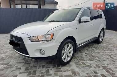 Позашляховик / Кросовер Mitsubishi Outlander 2011 в 