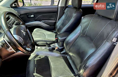 Позашляховик / Кросовер Mitsubishi Outlander 2008 в Харкові