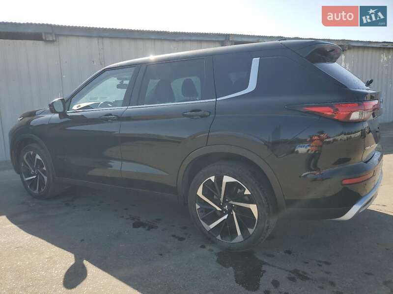 Позашляховик / Кросовер Mitsubishi Outlander 2023 в Хмельницькому