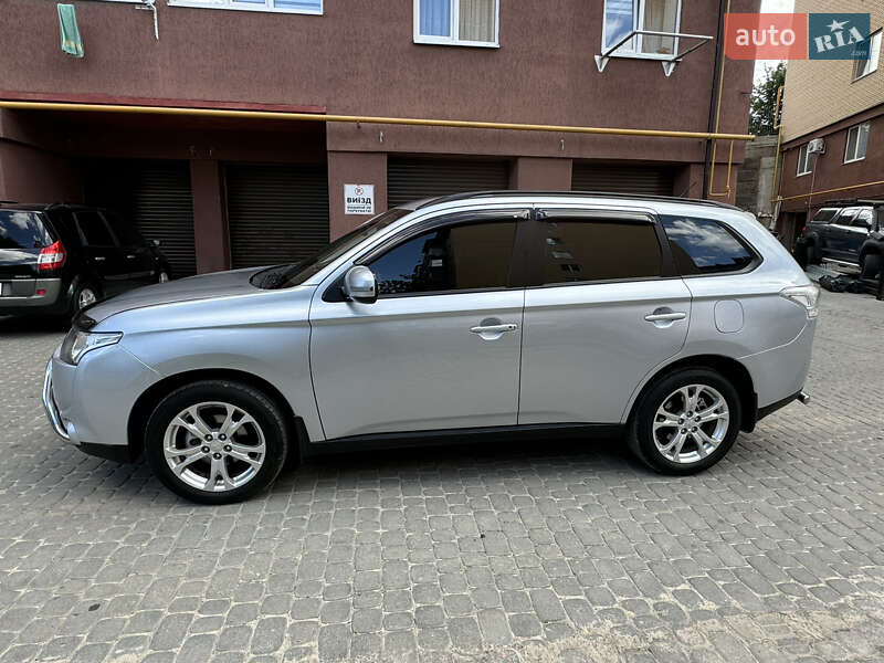 Внедорожник / Кроссовер Mitsubishi Outlander 2013 в Виннице
