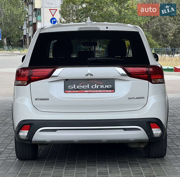 Внедорожник / Кроссовер Mitsubishi Outlander 2018 в Николаеве