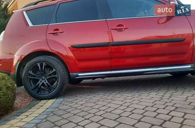 Внедорожник / Кроссовер Mitsubishi Outlander 2012 в 