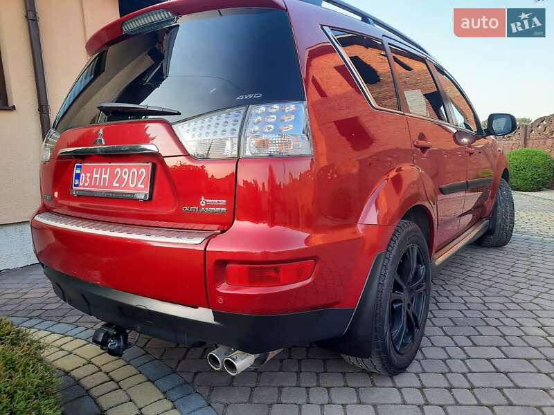Внедорожник / Кроссовер Mitsubishi Outlander 2012 в Стрые