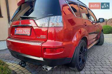 Внедорожник / Кроссовер Mitsubishi Outlander 2012 в 