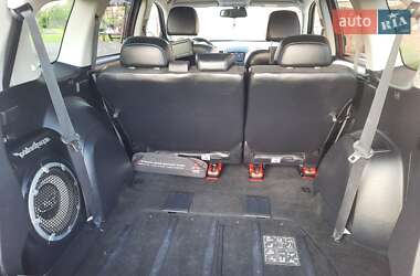 Внедорожник / Кроссовер Mitsubishi Outlander 2012 в 