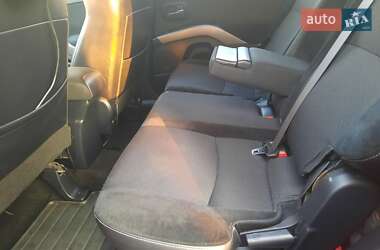 Внедорожник / Кроссовер Mitsubishi Outlander 2012 в 