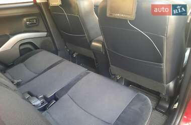 Внедорожник / Кроссовер Mitsubishi Outlander 2012 в 