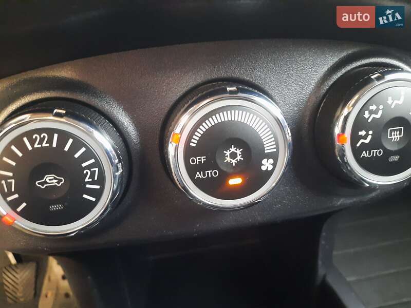 Внедорожник / Кроссовер Mitsubishi Outlander 2012 в Стрые