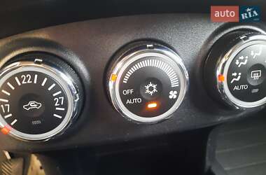 Внедорожник / Кроссовер Mitsubishi Outlander 2012 в 
