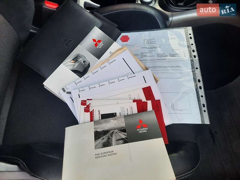 Внедорожник / Кроссовер Mitsubishi Outlander 2012 в Стрые
