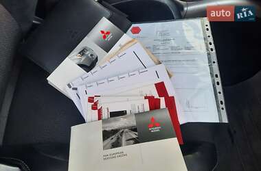 Внедорожник / Кроссовер Mitsubishi Outlander 2012 в 