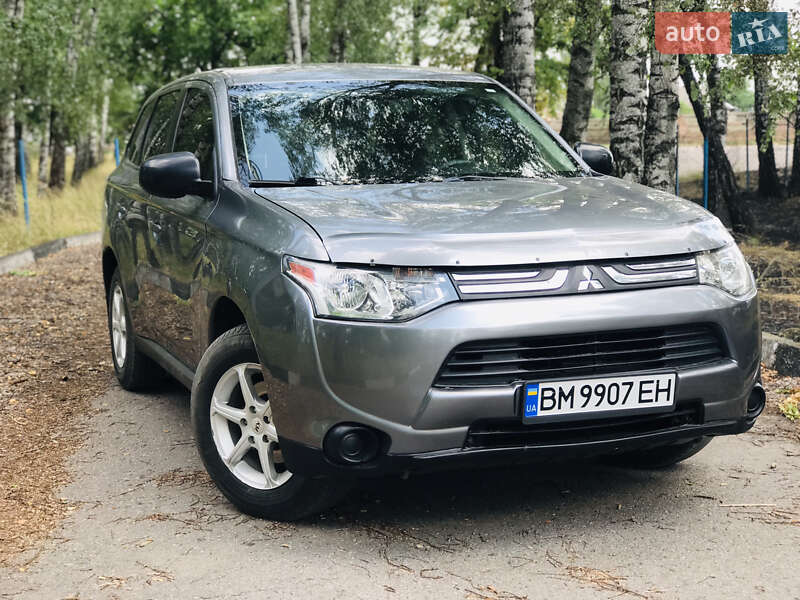 Внедорожник / Кроссовер Mitsubishi Outlander 2013 в Ахтырке