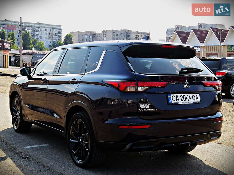 Позашляховик / Кросовер Mitsubishi Outlander 2022 в Черкасах фото 4 Позашляховик / Кросовер Mitsubishi Outlander 2022 в Черкасах