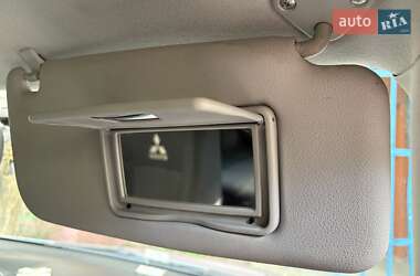 Внедорожник / Кроссовер Mitsubishi Outlander 2009 в 