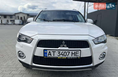 Внедорожник / Кроссовер Mitsubishi Outlander 2010 в 