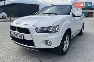 Внедорожник / Кроссовер Mitsubishi Outlander 2010 в 