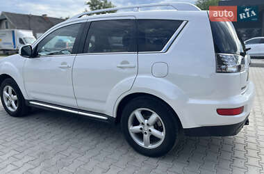 Внедорожник / Кроссовер Mitsubishi Outlander 2010 в 